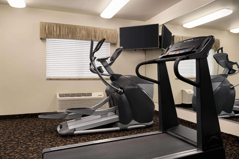 Baymont By Wyndham Buffalo Hotel in Cheektowaga
