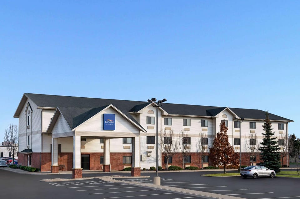 Baymont By Wyndham Buffalo Hotel in Cheektowaga
