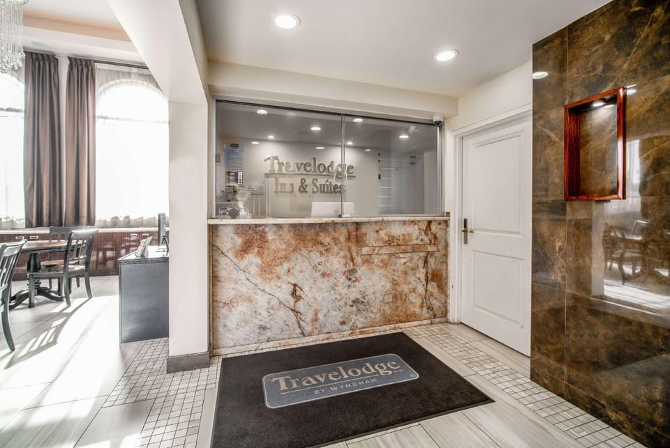 Travelodge Inn & Suites by Wyndham Bell Los Angeles Area Hotel in Commerce
