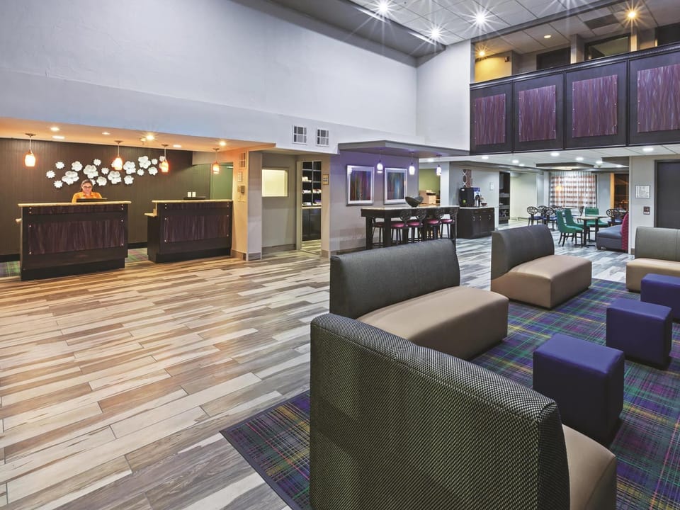 La Quinta Inn & Suites by Wyndham Denison - N. Lake Texoma Hotel in Lake Texoma