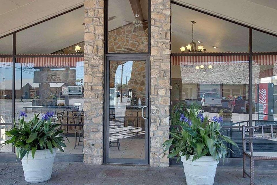 Days Inn by Wyndham Gatesville Hotel in Rio Grande