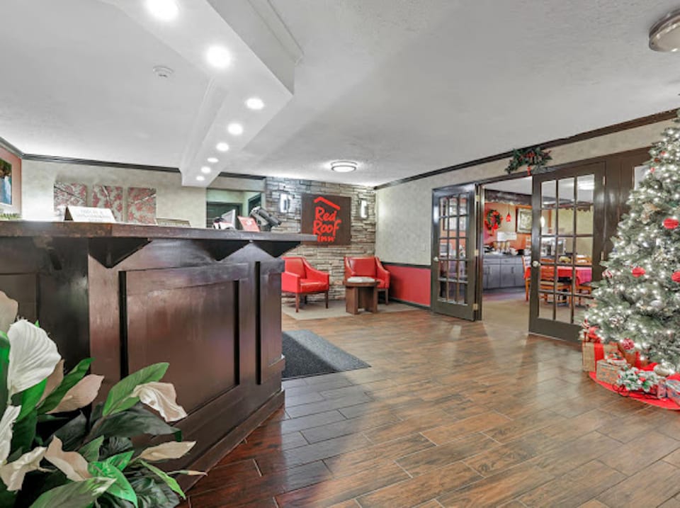 Red Roof Inn Uhrichsville Hotel in Ohio
