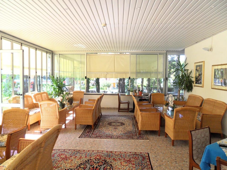 Bar/lounge