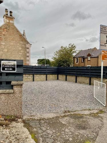 Haste Ye Back Hotel in Inverness