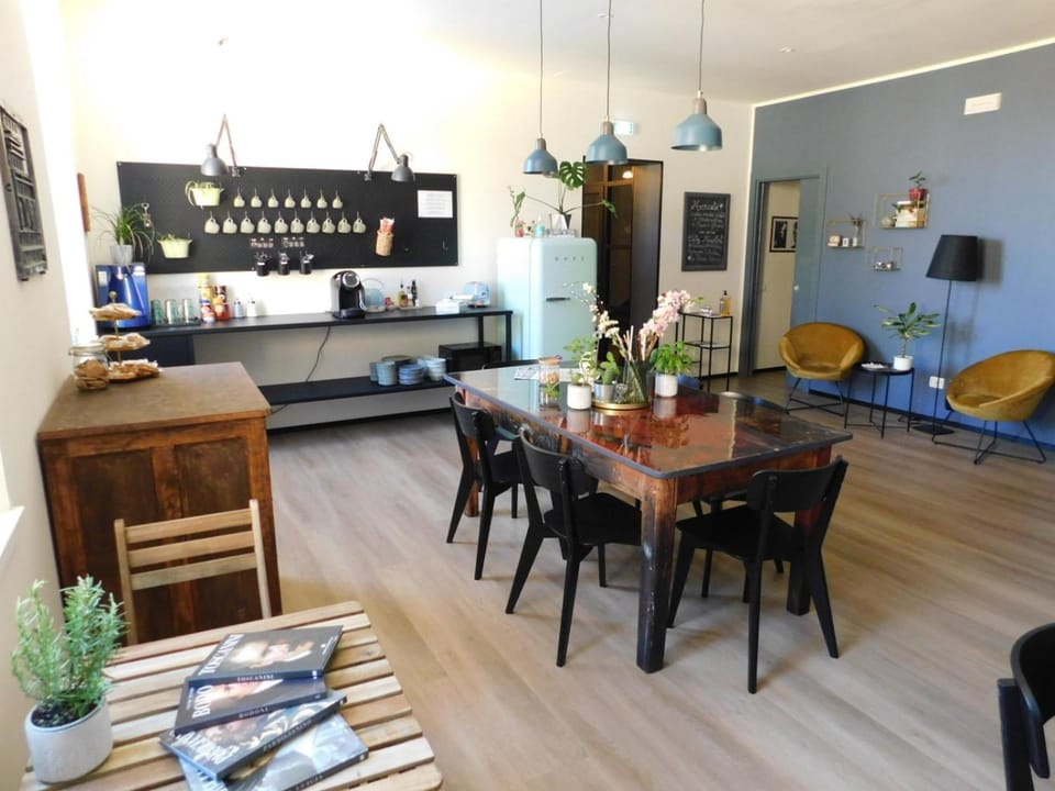 Piumaviola Beds & Apartments Hotel in Parma