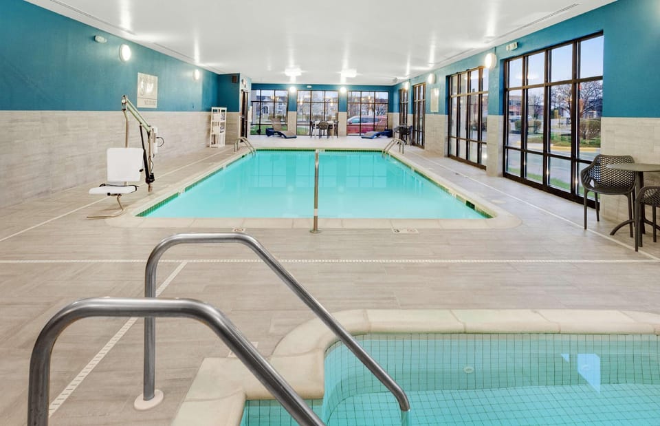 Swimming pool