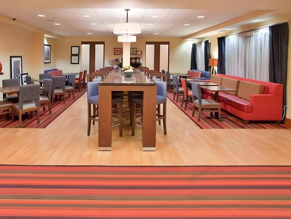Hampton Inn Columbia Hotel in Columbia