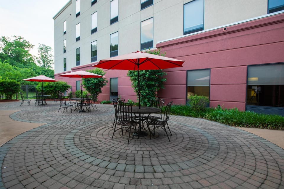 Hampton Inn & Suites Wilder Hotel in Covington