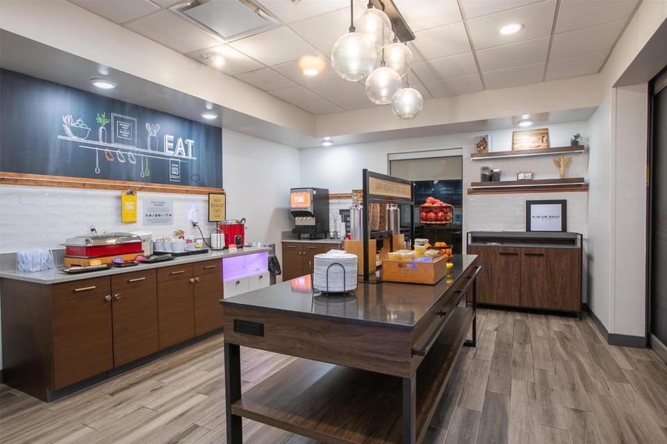 Hampton Inn & Suites Wilder Hotel in Covington