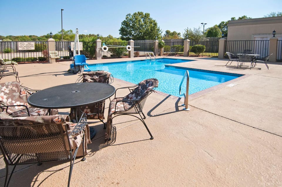 Hampton Inn Canton Hotel in Mississippi