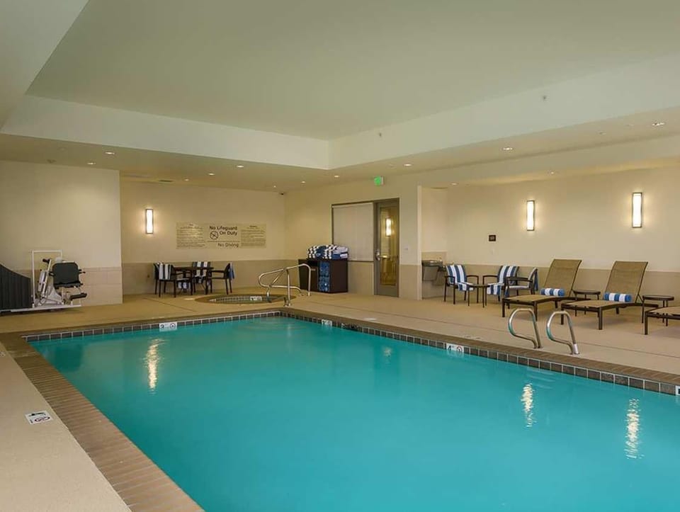 Hampton Inn & Suites Salem Hotel in Salem