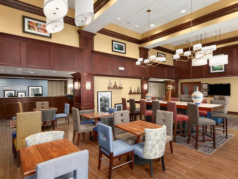 Hampton Inn & Suites Cleveland-Beachwood Hotel in Beachwood