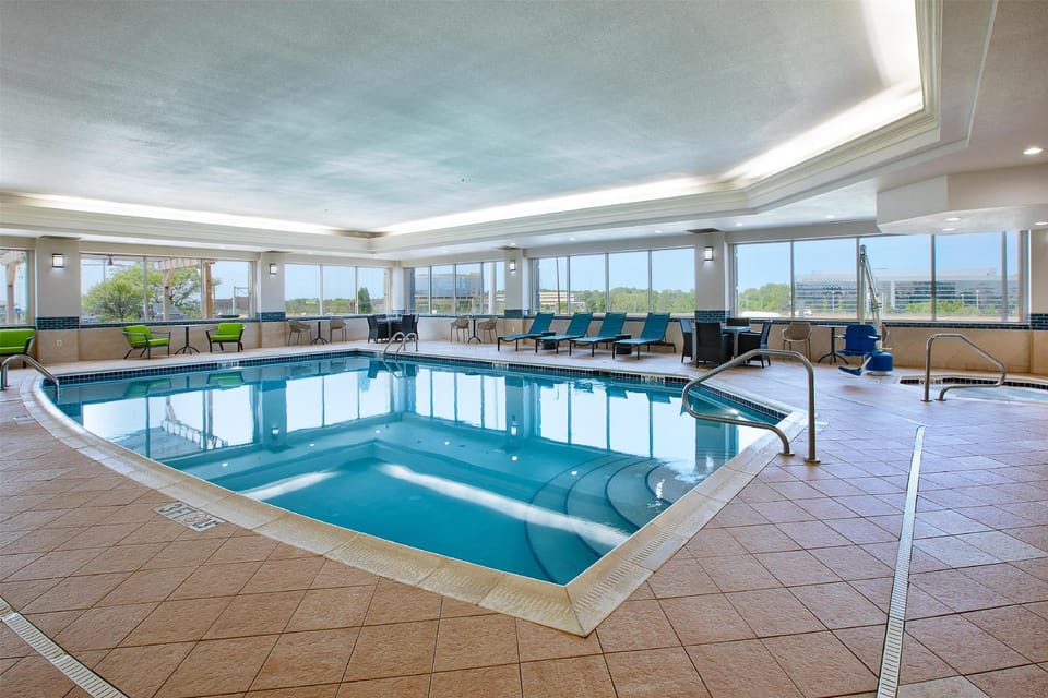 Hampton Inn & Suites Cleveland-Beachwood Hotel in Beachwood