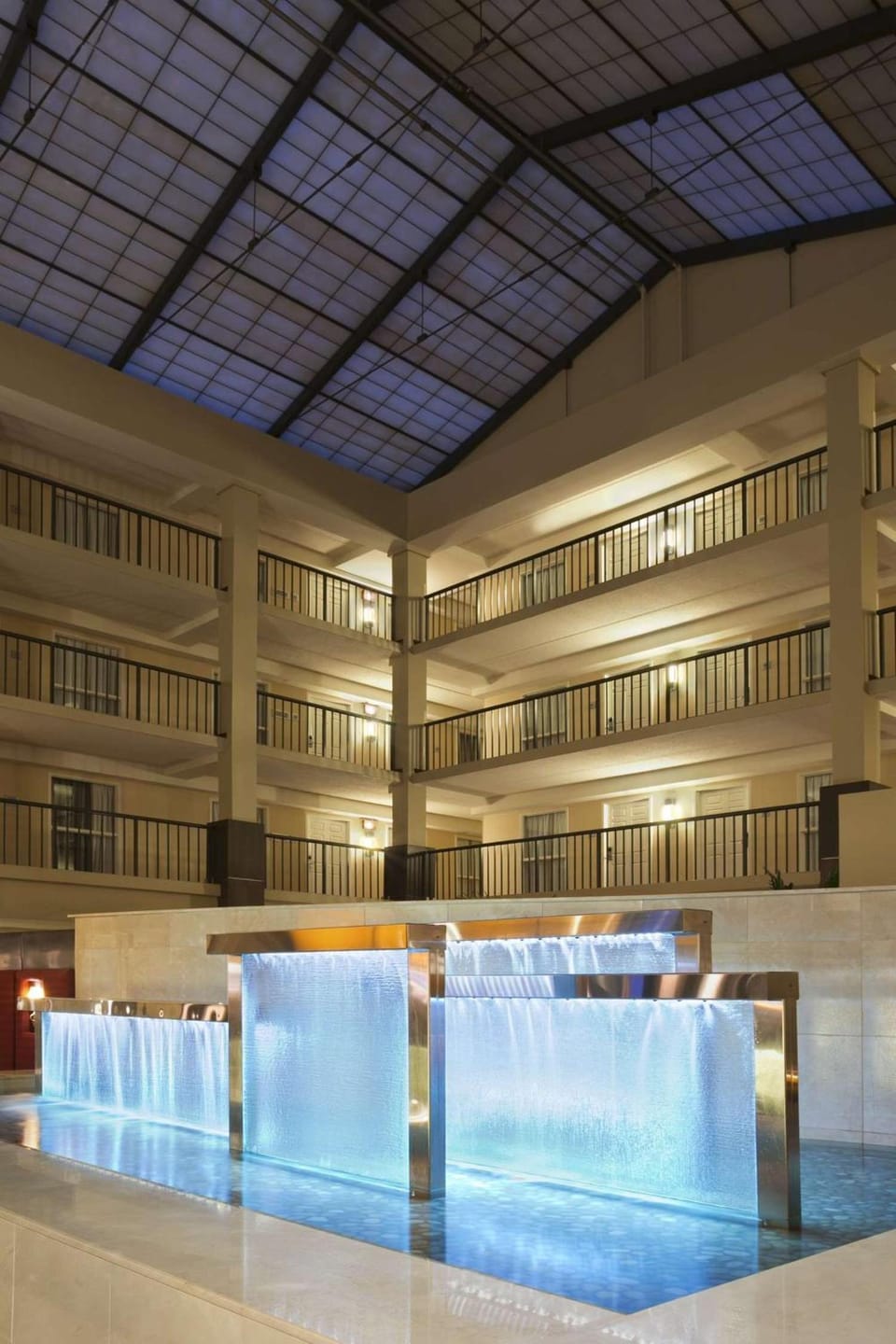 Embassy Suites by Hilton Cleveland Beachwood Hotel in Beachwood