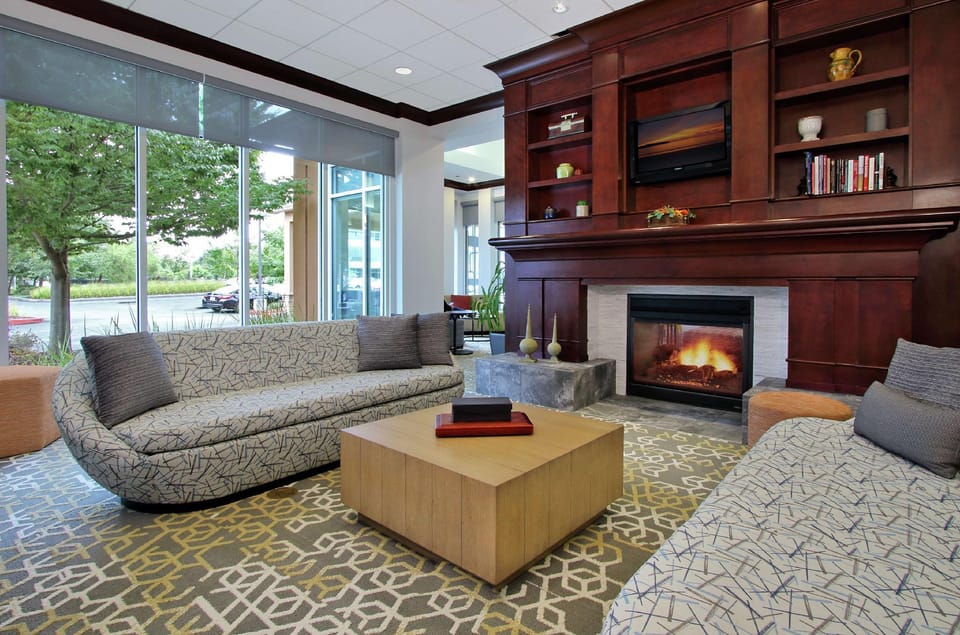 Hilton Garden Inn Sonoma County Airport Hotel in Windsor