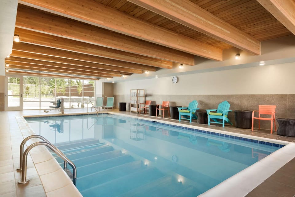 Home2 Suites by Hilton Middleburg Heights Cleveland Hotel in Middleburg Heights