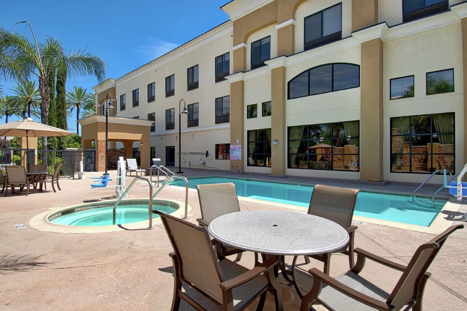 Hampton Inn & Suites Hemet Hotel in Hemet