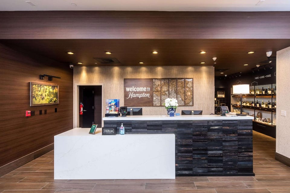 Hampton Inn & Suites Dobson Hotel in North Carolina