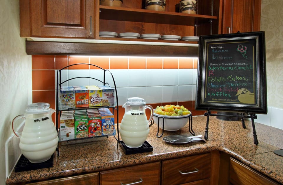 Homewood Suites by Hilton Chesapeake-Greenbrier Hotel in Chesapeake