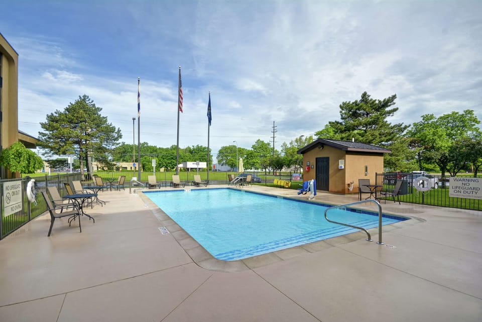Hampton Inn Detroit/Madison Heights/South Troy Area Hotel in Madison Heights