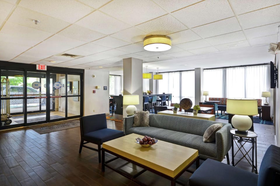 Hampton Inn Detroit/Madison Heights/South Troy Area Hotel in Madison Heights