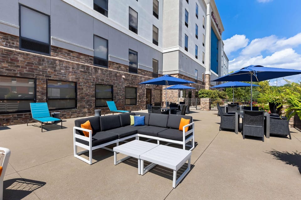 Hampton Inn & Suites Canton Hotel in North Canton