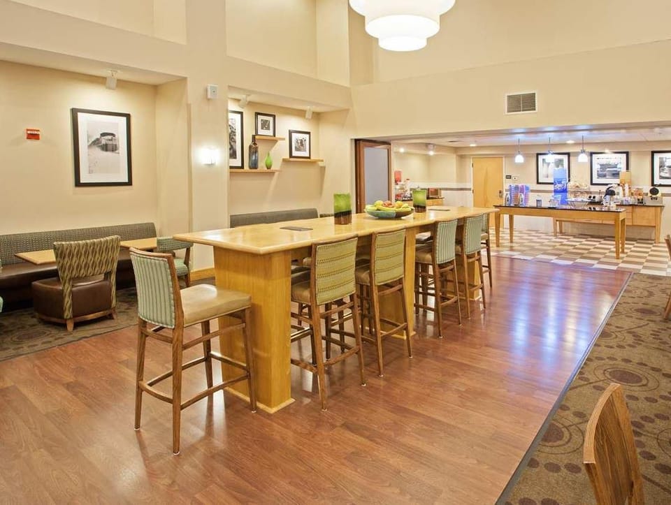 Hampton Inn & Suites Canton Hotel in North Canton