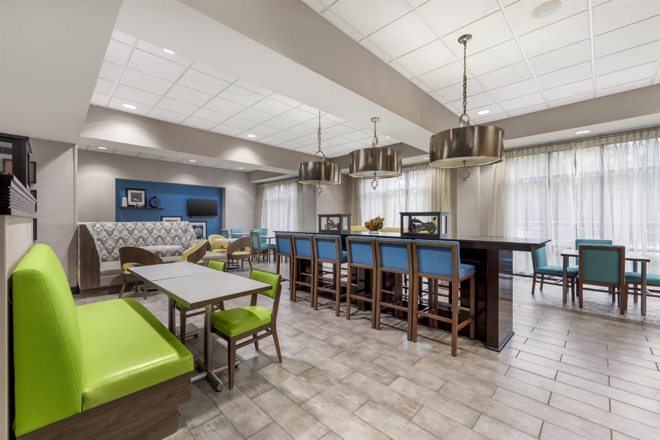 Hampton Inn Birmingham/Leeds Hotel in Leeds