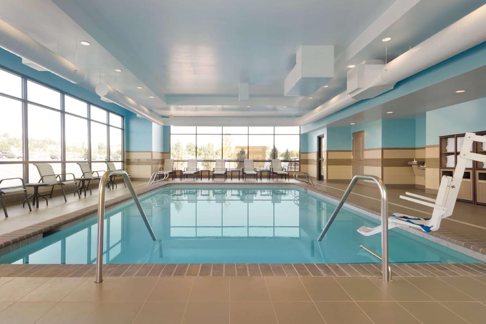Swimming pool