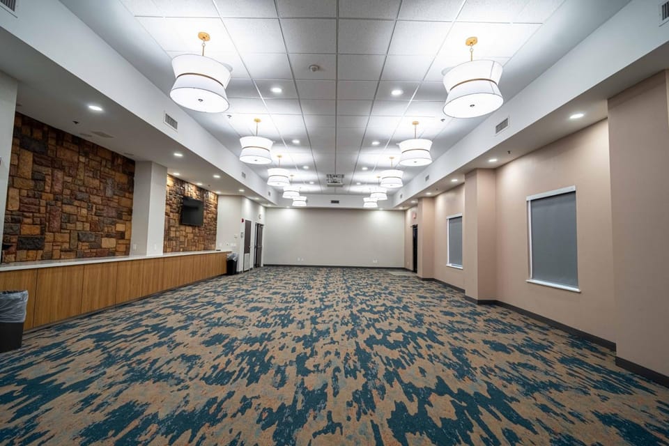 Hampton Inn & Suites Mission Hotel in Mission