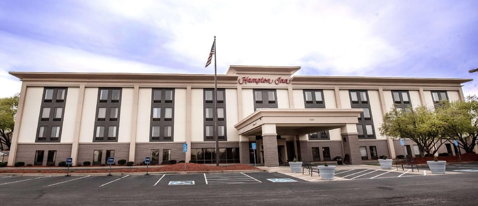 Hampton Inn Louisville-North/Clarksville Hotel in Clarksville