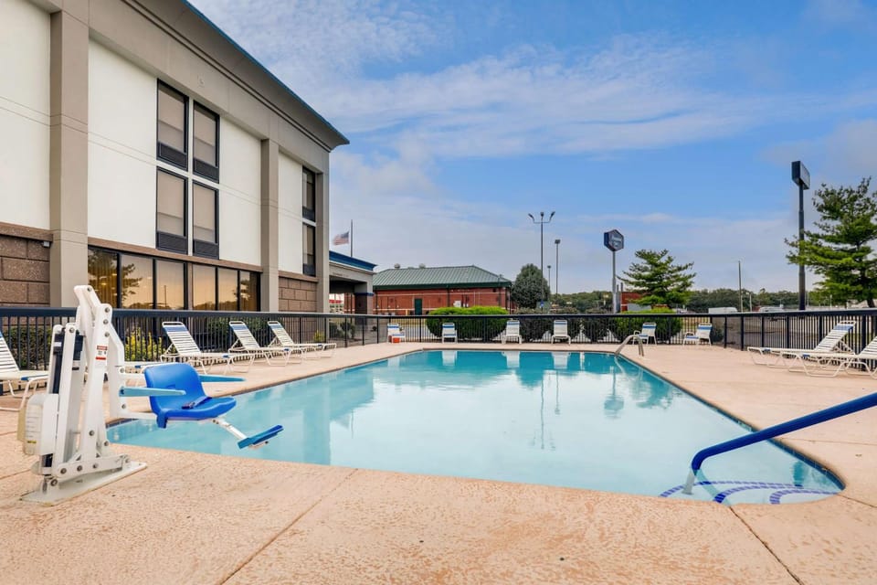 Hampton Inn Lebanon Hotel in Ozark Mountains