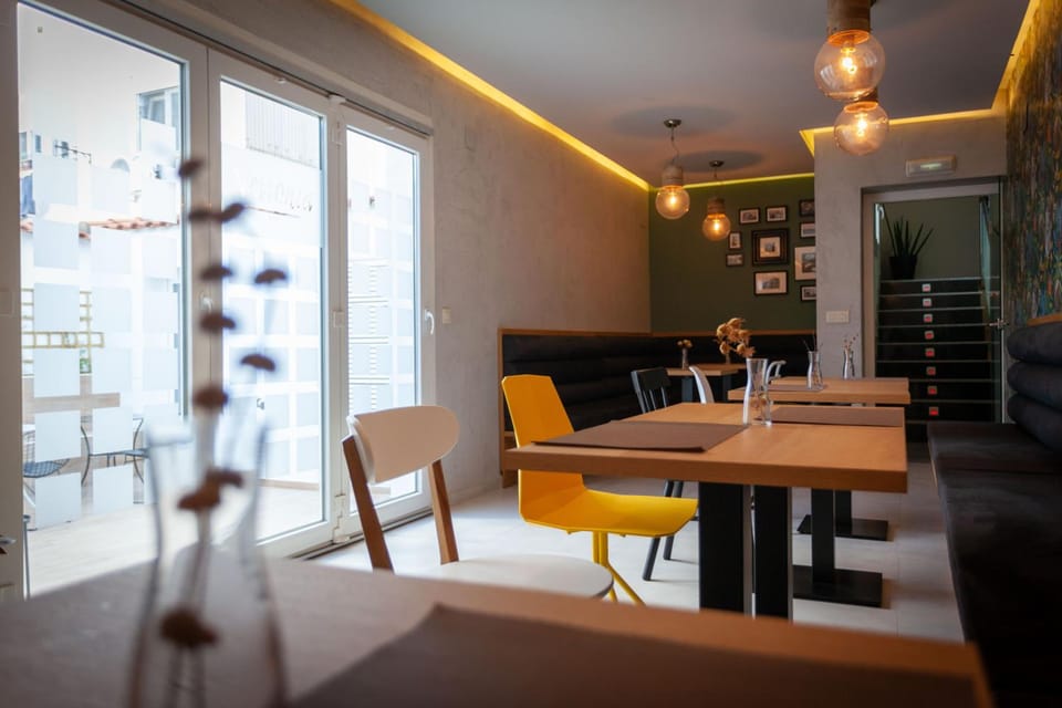 Shared lounge/TV area