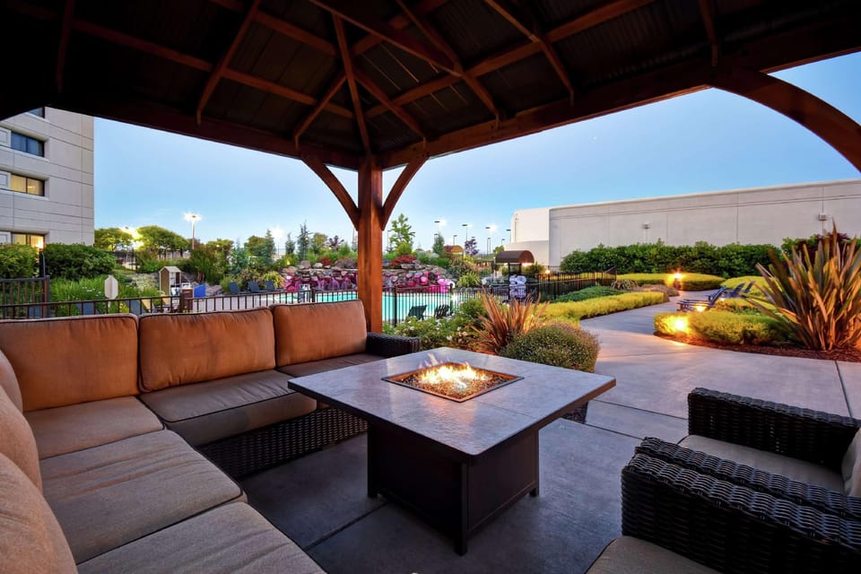 DoubleTree by Hilton Pleasanton at the Club Hotel in Dublin