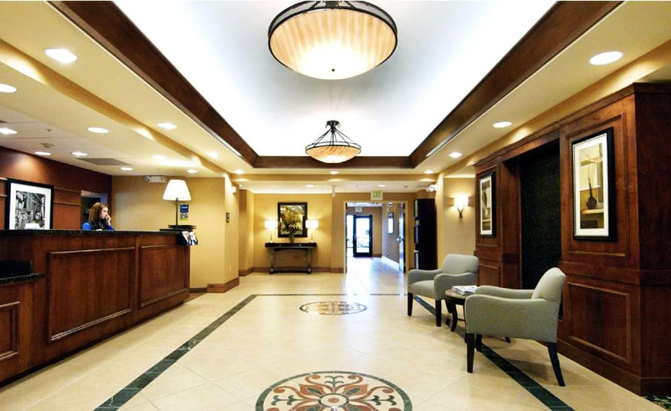 Hampton Inn & Suites Seal Beach Hotel in Seal Beach