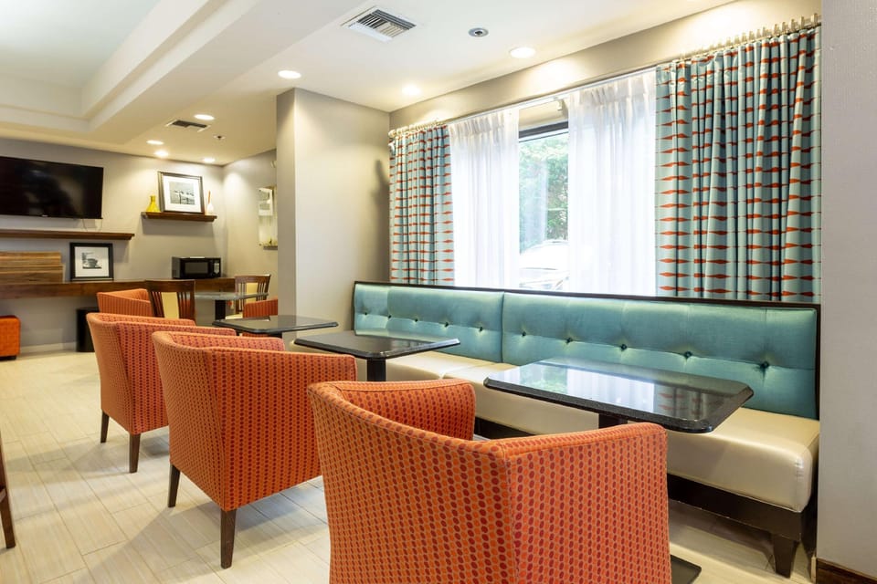 Hampton Inn Columbia-I-26/Harbison Blvd. (Mall Area) Hotel in Columbia