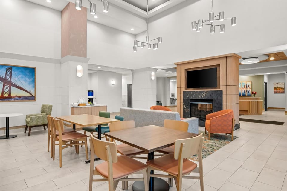 Hampton Inn & Suites Detroit-Canton Hotel in Canton