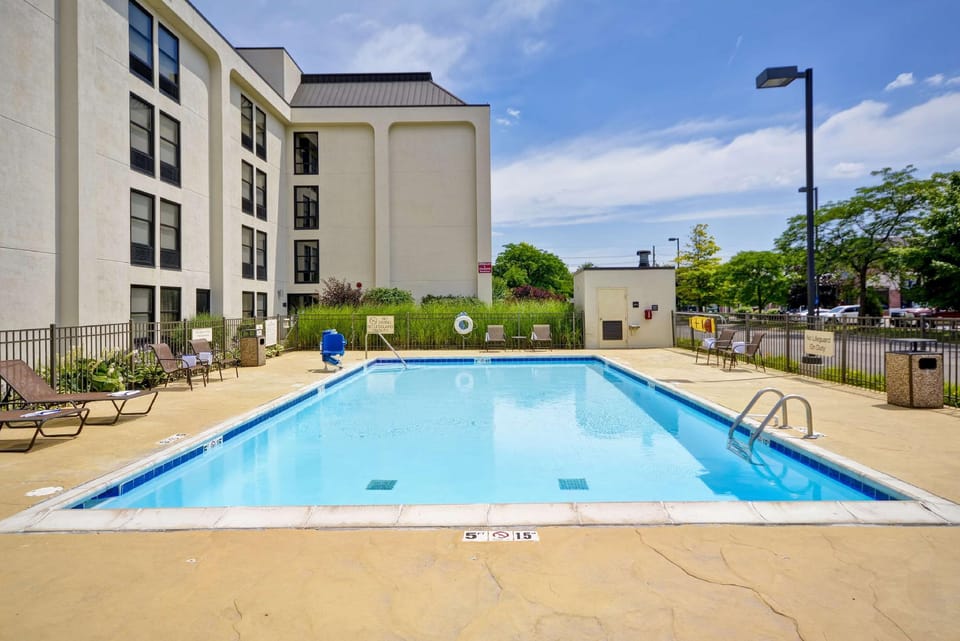 Hampton Inn Detroit/Northville (Farmington Hills Area) Hotel in Livonia