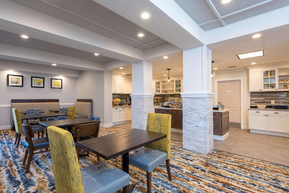 Homewood Suites by Hilton Bloomington Hotel in Bloomington