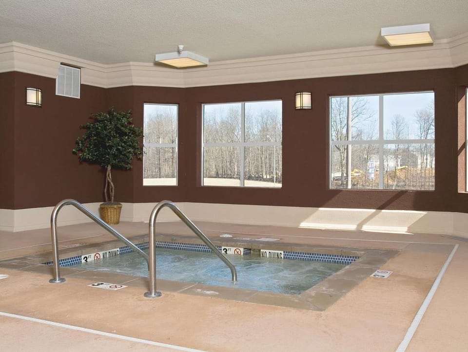Homewood Suites by Hilton Bloomington Hotel in Bloomington