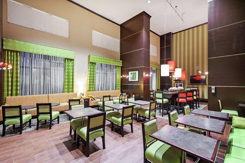 Hampton Inn & Suites Houston/League City Hotel in League City