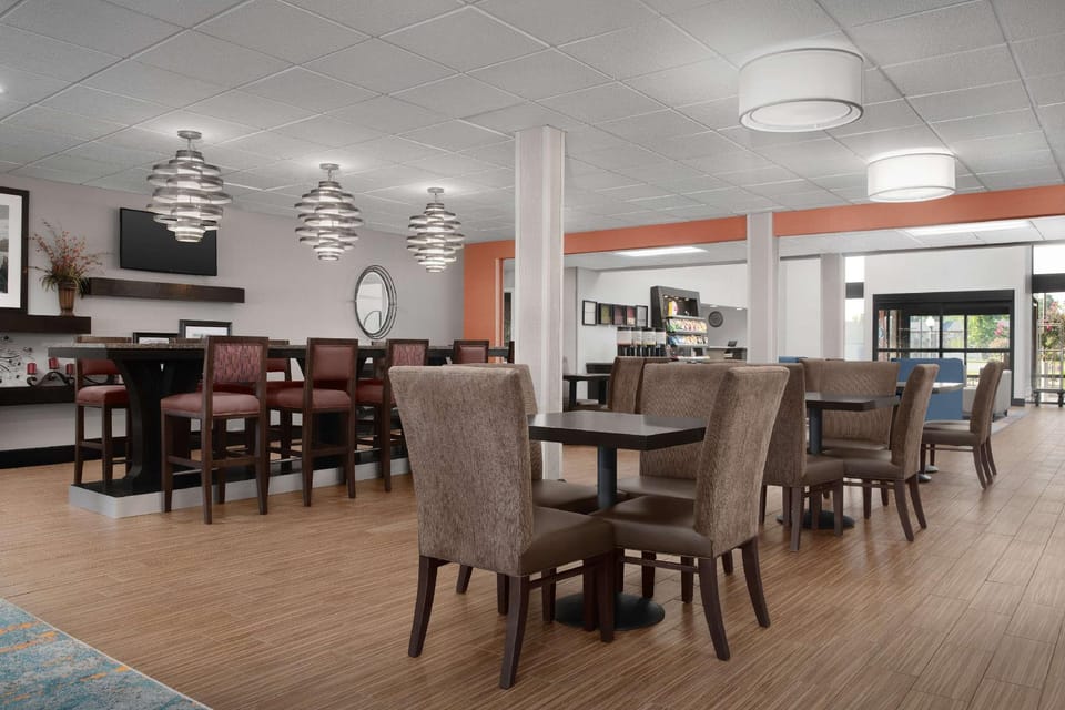 Hampton Inn Russellville Hotel in Russellville