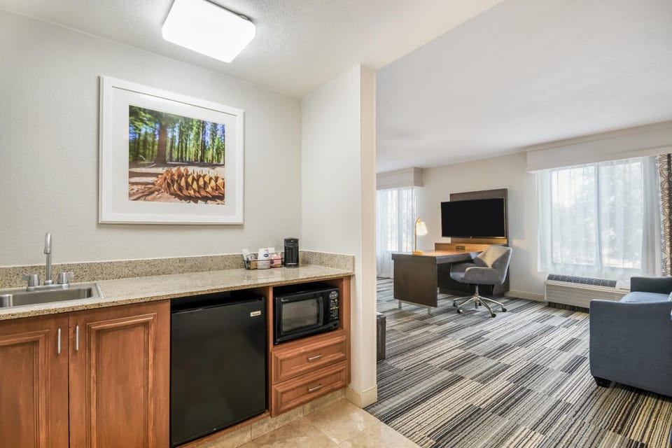 Hampton Inn & Suites Tulare Hotel in Tulare