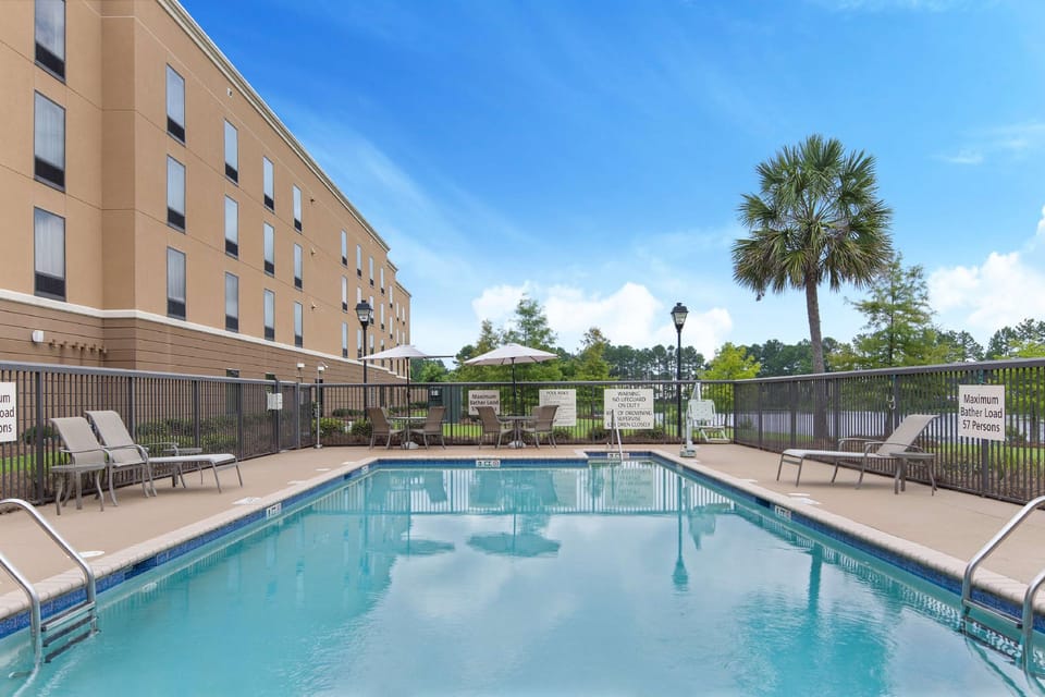 Hampton Inn & Suites Savannah-Airport Hotel in Pooler