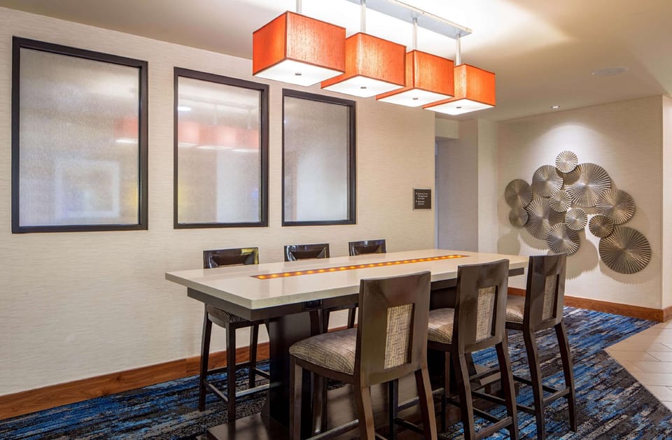 DoubleTree Suites by Hilton Minneapolis Hotel in Loring Park