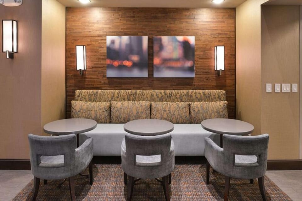 Hampton Inn & Suites Greensboro/Coliseum Area Hotel in Greensboro