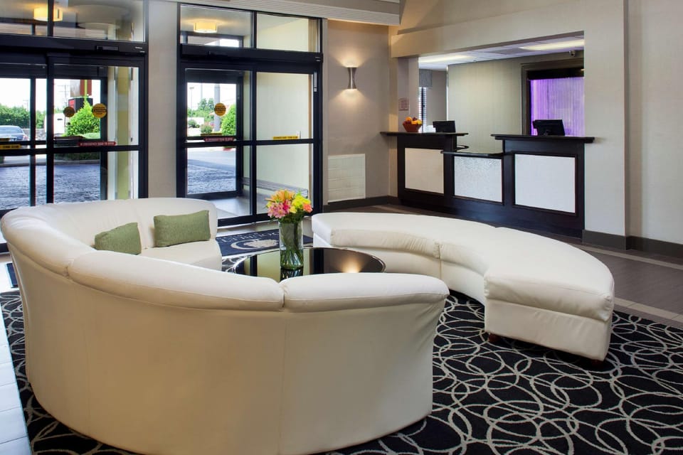 DoubleTree by Hilton Springdale Hotel in Springdale