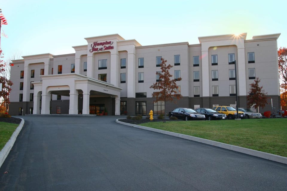 Hampton Inn & Suites Jamestown Hotel in Allegheny River
