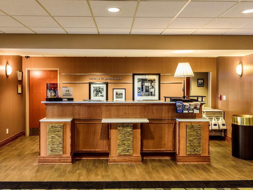 Hampton Inn & Suites Jamestown Hotel in Allegheny River
