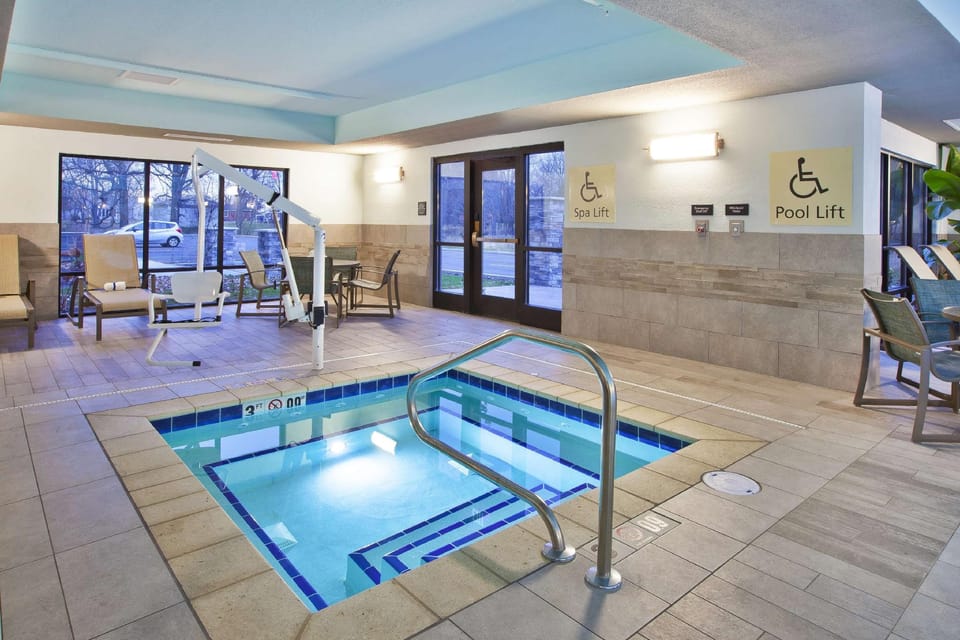 Hampton Inn & Suites Alliance Hotel in Ohio